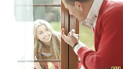 OLD4K. Stranger in a big house knows how to warm you up.